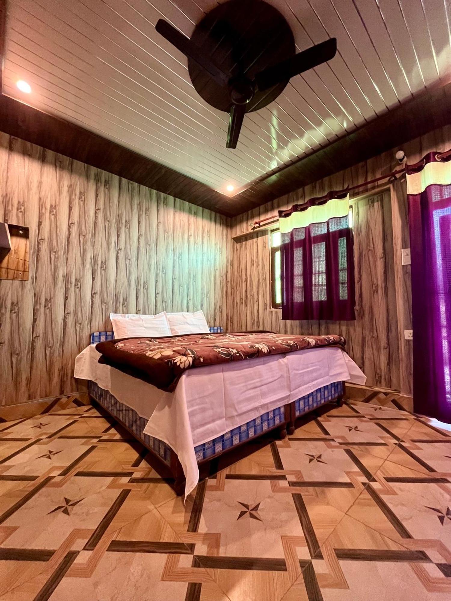 Astha Guest House Gopeshwar Zewnętrze zdjęcie