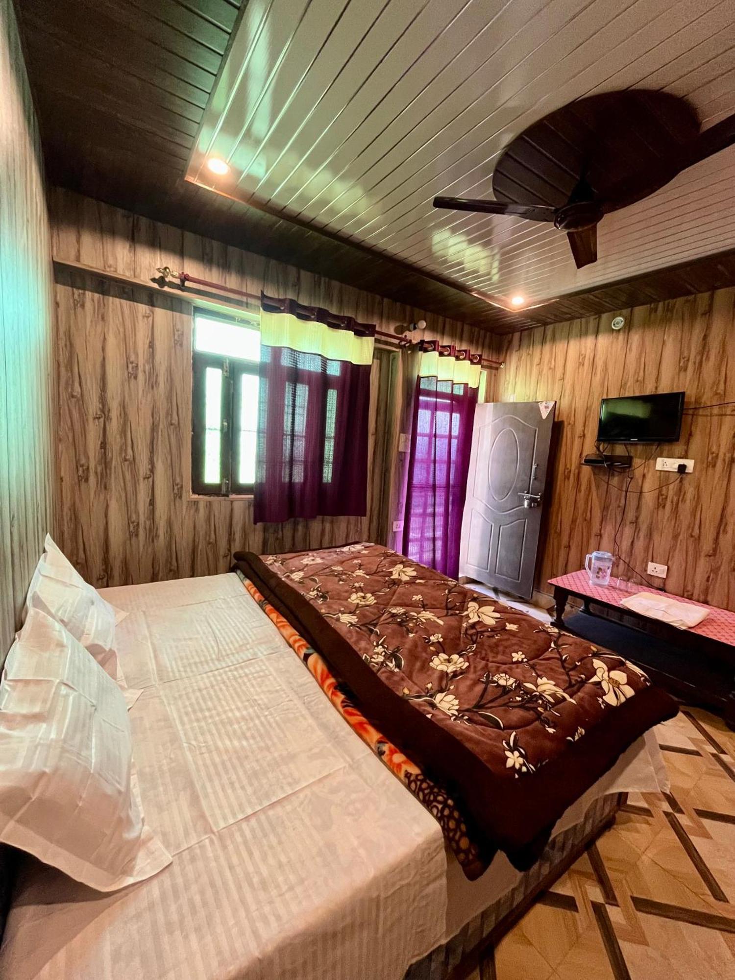 Astha Guest House Gopeshwar Zewnętrze zdjęcie